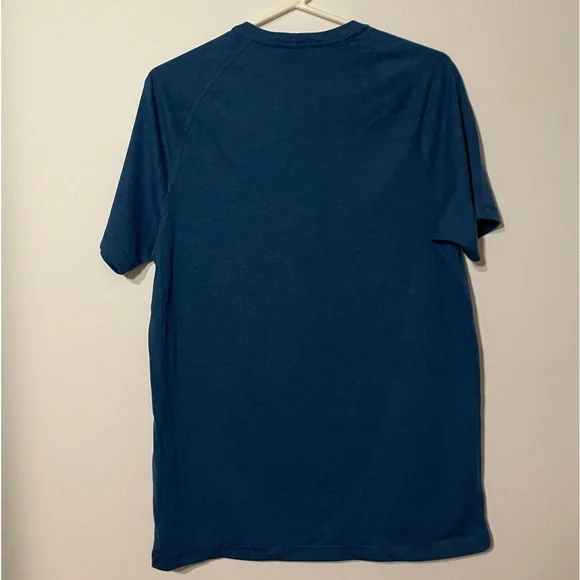 Carhartt TShirt - Picture 2 of 3